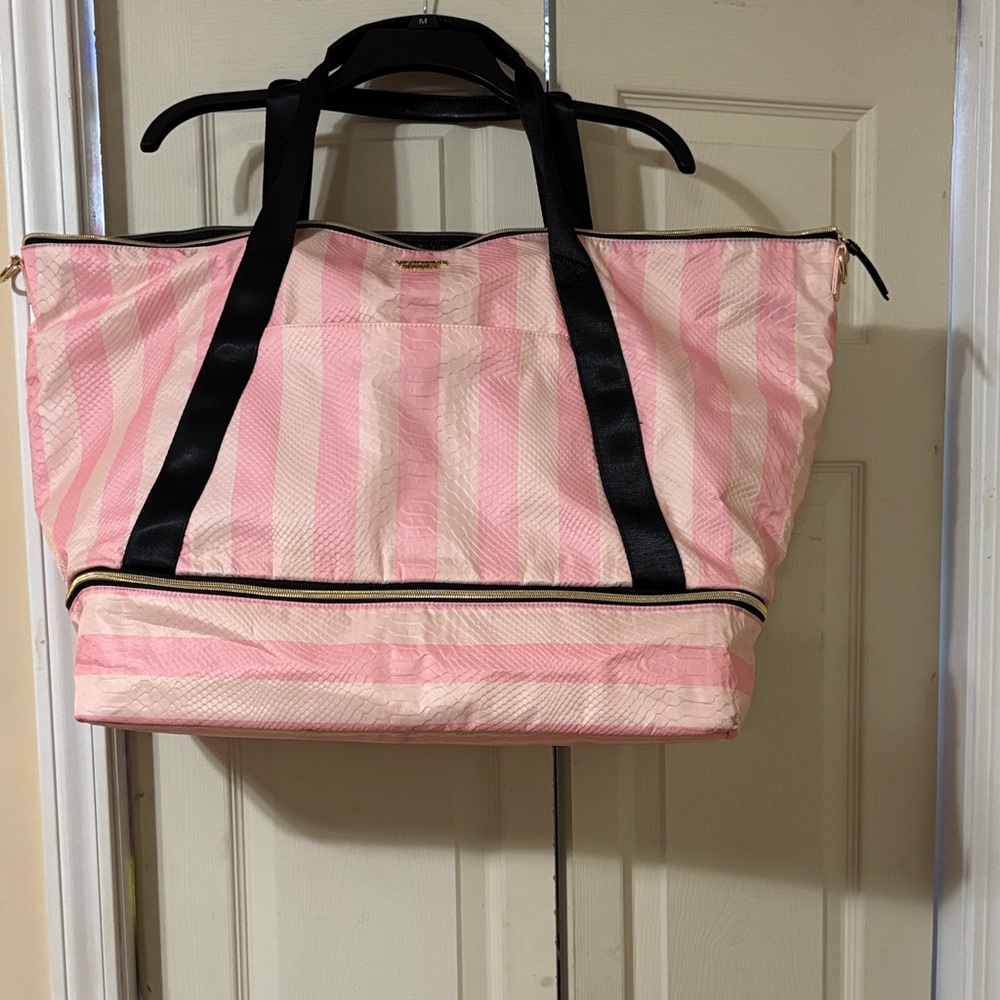 ‼️sold‼️Victoria's Secret luggage tote